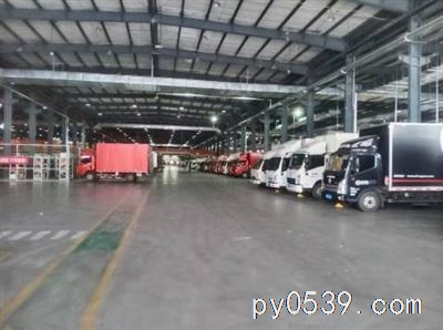 招4.2米箱貨帶車司機